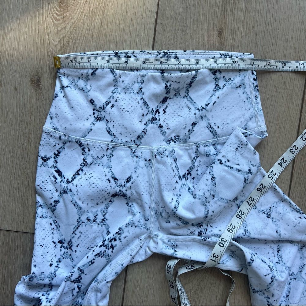 Varley Pacific Tights Python Snakeskin Print Whit… - image 7